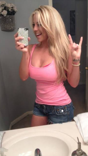 Kylie208's avatar