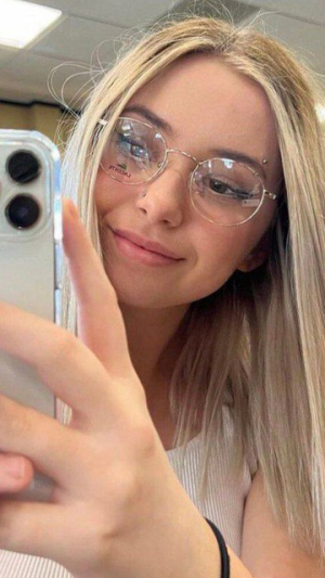 melani_985's avatar